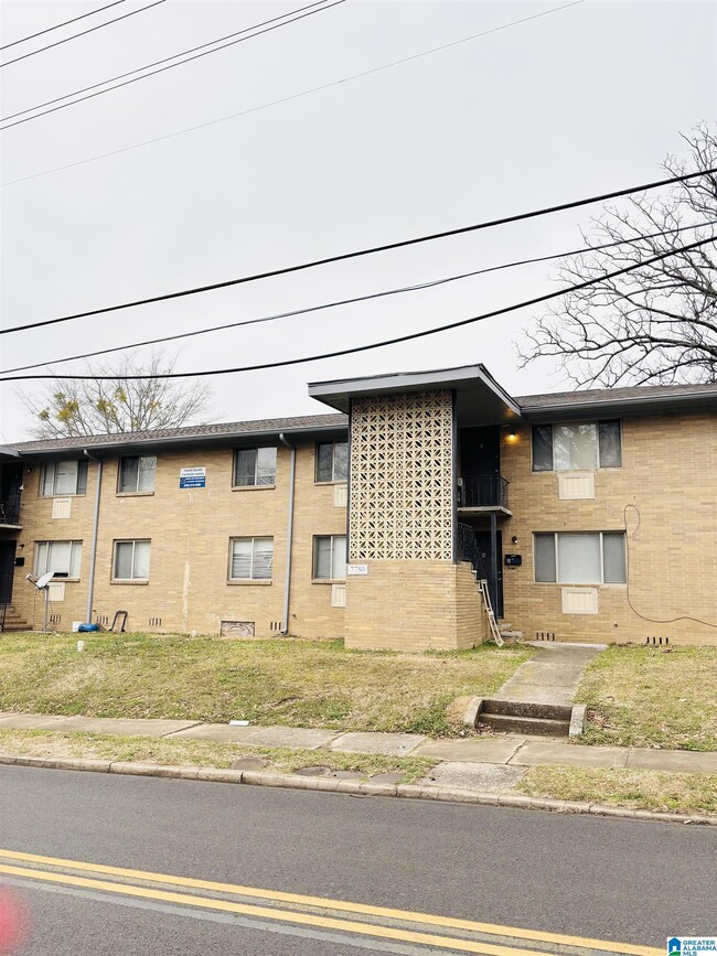 Building Photo - 7750 Rugby Ave