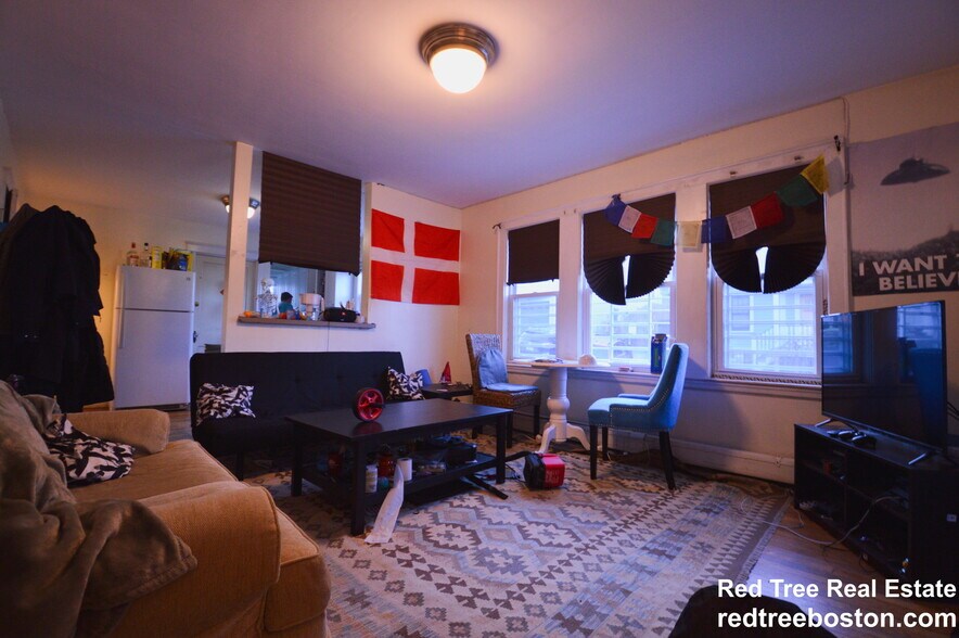 Building Photo - 149 Calumet St