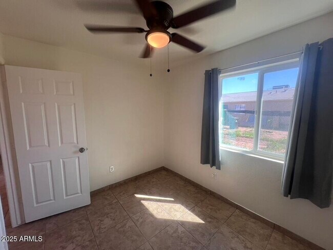 Building Photo - 2549 E Chipman Rd