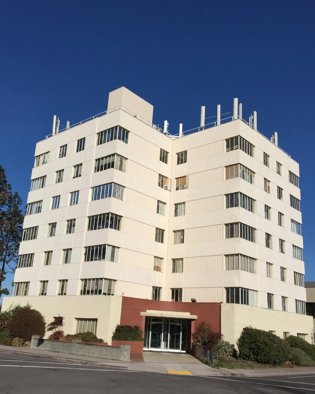 Building Photo - Medford Plaza Apartments