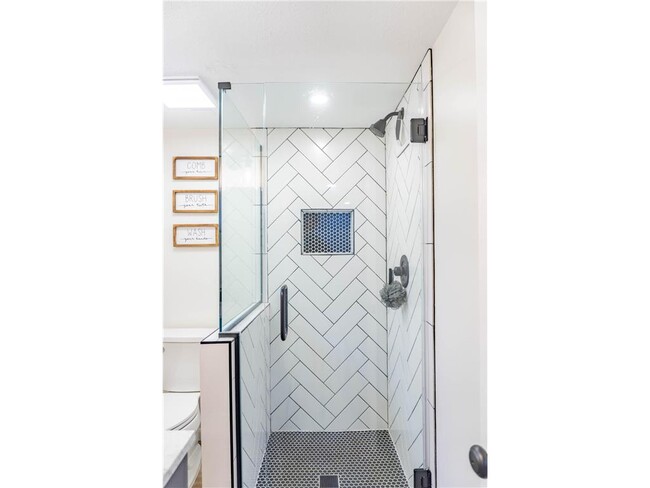 Building Photo - 112514 E Washington Ln