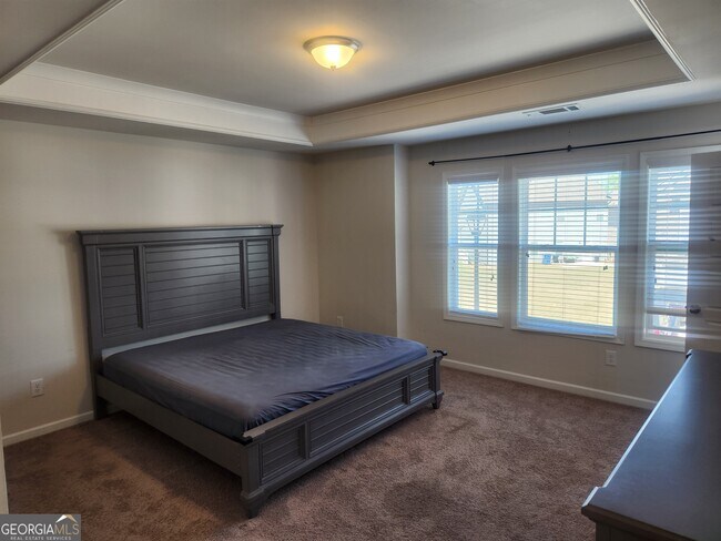 Building Photo - 47 Station Overlook Dr