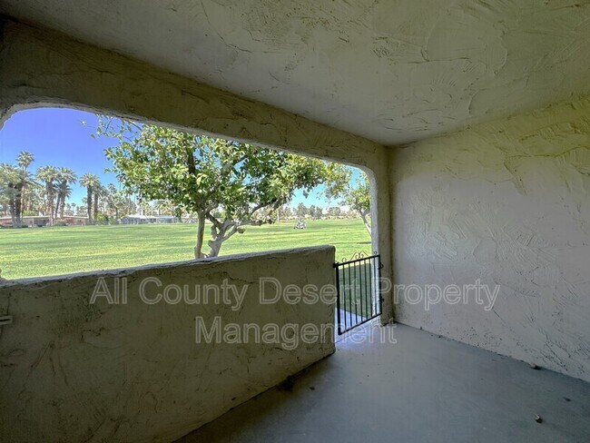 Building Photo - 5300 E Waverly Dr