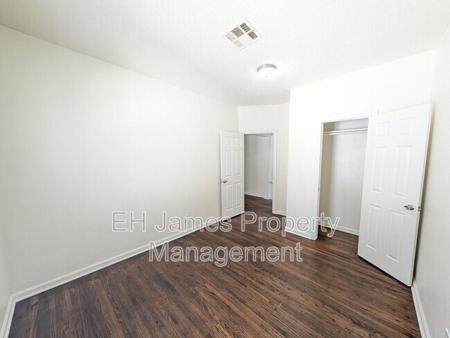 Building Photo - 1627 N Denver Ave