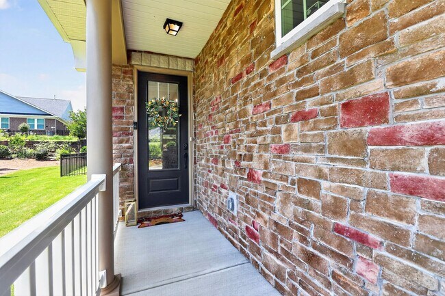 Building Photo - Ranch Home in Mint Hill, NC