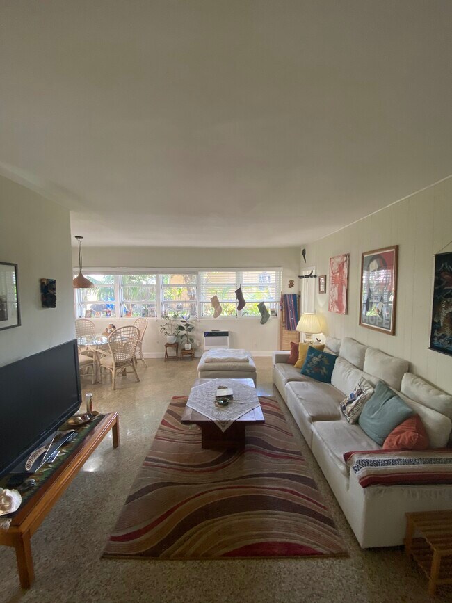 Building Photo - 713 SW 7th St