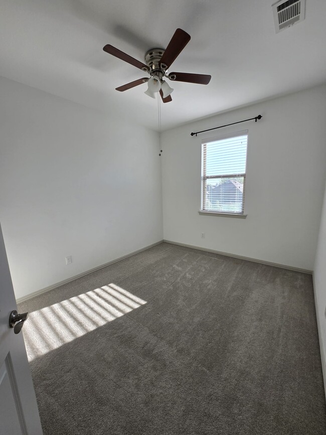 Building Photo - 3129 Decker Dr