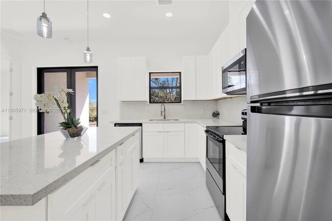 Building Photo - 66 Organ St