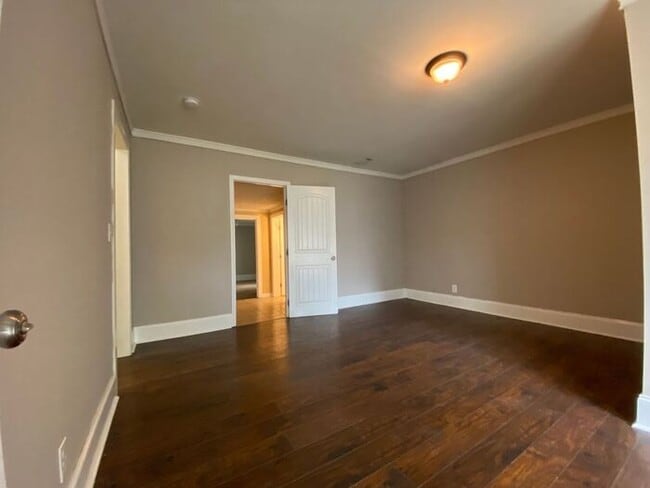 Building Photo - Germantown / Salemtown House for Rent!  2 Beds w/ extra rooms  + 2 full baths!