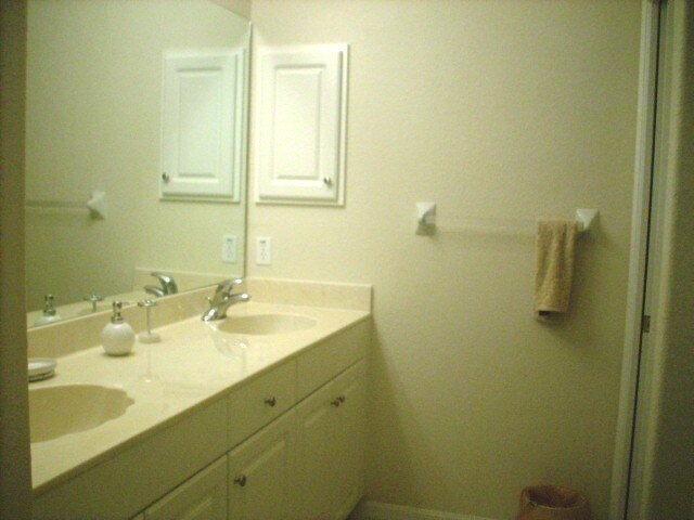 Building Photo - NEW PRICE! Venice Island 3BR/2BA 3rd Floor End Unit Condo