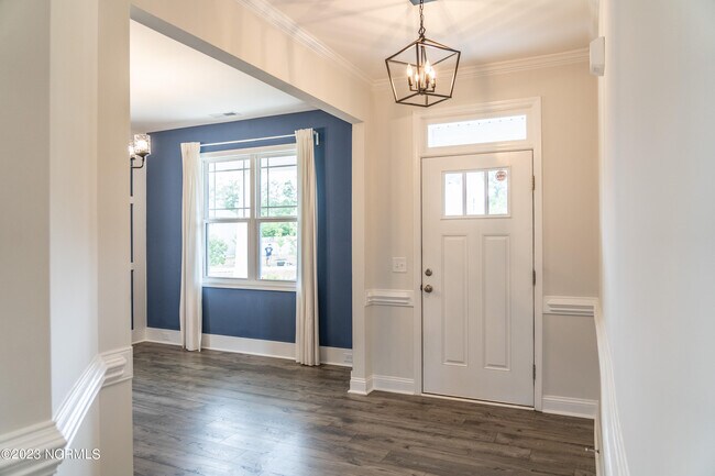 Building Photo - 176 Enfield Dr