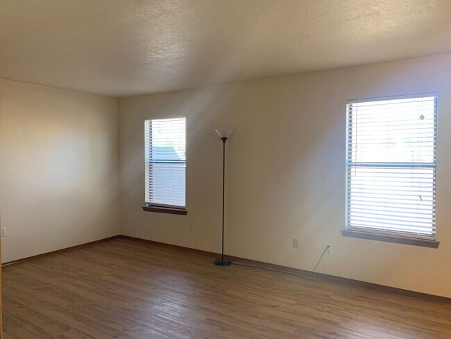 Building Photo - Heritage Hills Rental