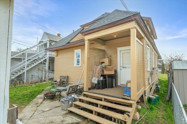 Building Photo - 2722 W Sinto Ave