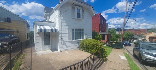Primary Photo - 369 Kaercher St