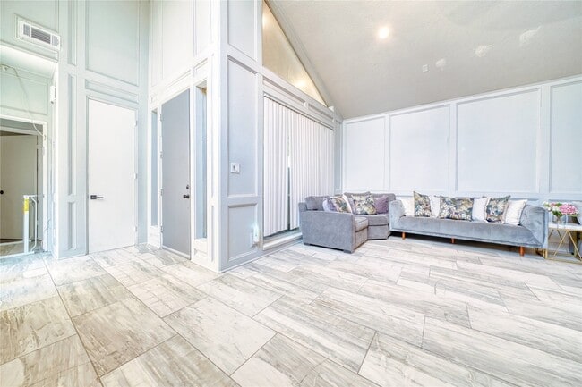 Building Photo - 7606 Portal Dr