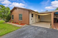 Building Photo - 503 SE 5th Cir