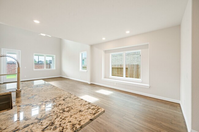 Building Photo - 721 Ocean Palms Dr