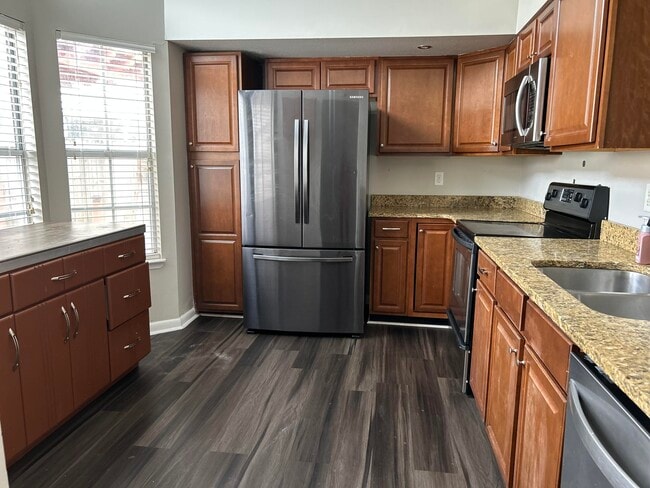 Building Photo - 404 Adam St NW