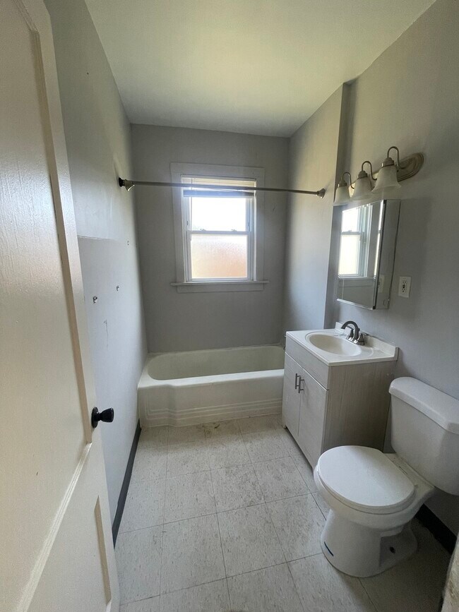 Building Photo - 10734 S Prairie Ave