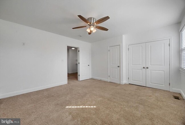 Building Photo - 458 Oakwood St SE