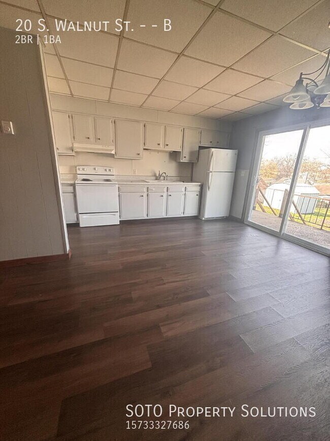 Building Photo - 20 S Walnut St