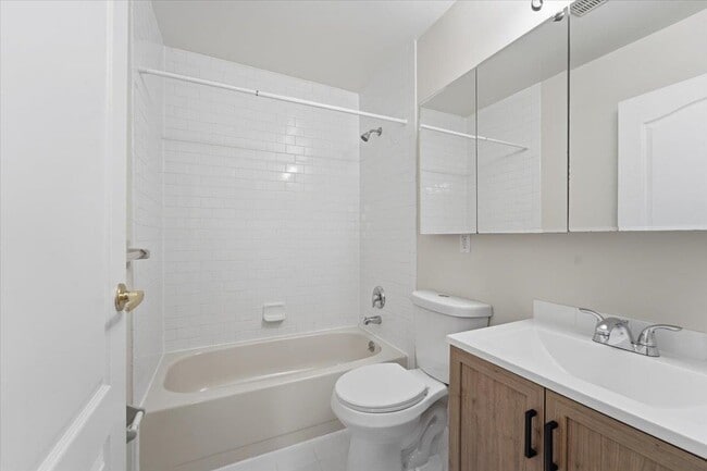 Building Photo - 295 9th St