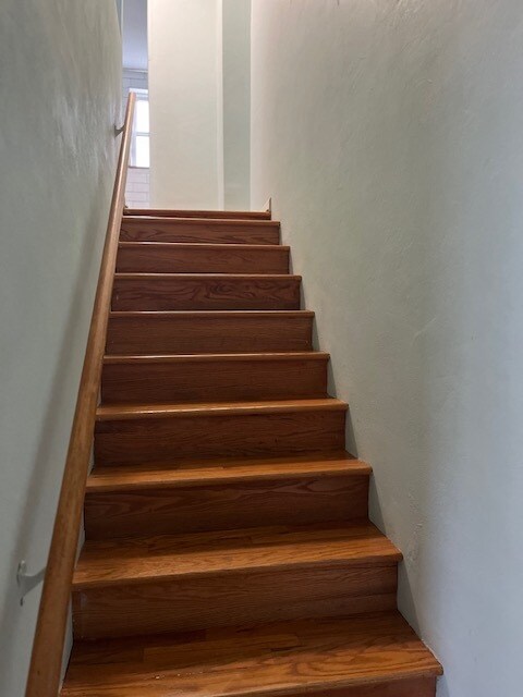 Upstairs - 254 Adelaide Pl