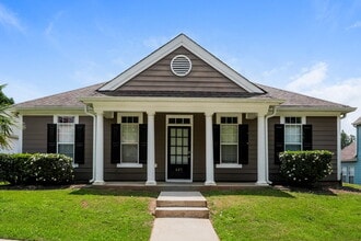 Building Photo - 605 Brookwater Dr