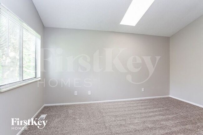 Building Photo - 6976 Finchley Dr