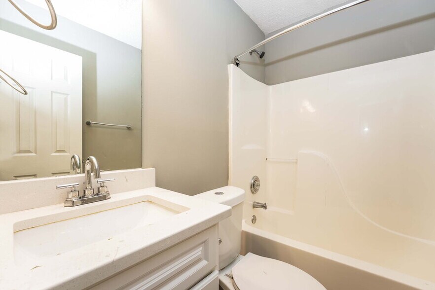 Building Photo - 6783 Mahonia Pl