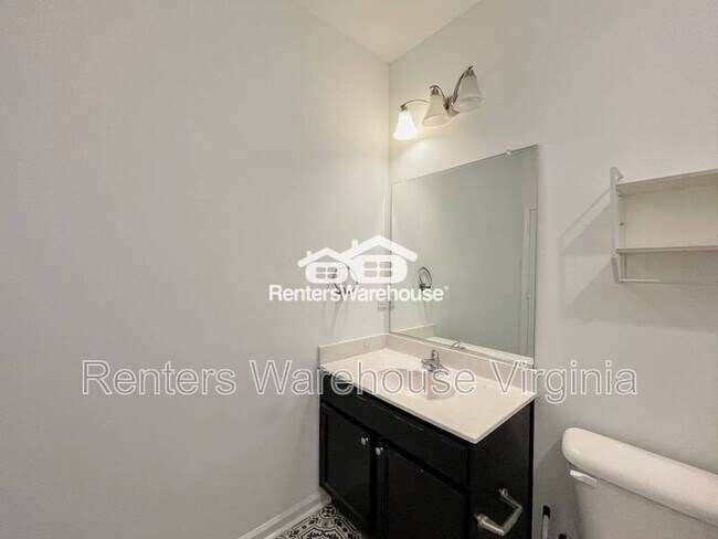 Building Photo - 1713 Dresdon Ln
