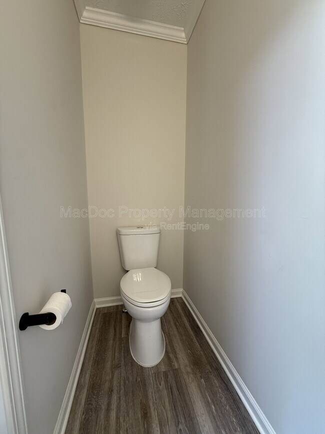 Building Photo - 10504 Benchmark Rd