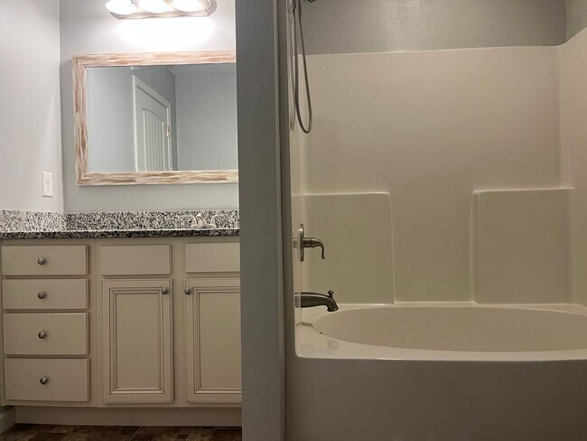 Building Photo - Charming 3/2 Home in Boiling Springs!