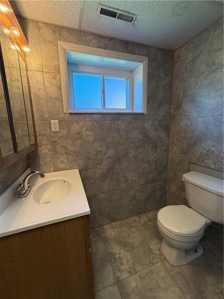 Building Photo - 735 Athalia St