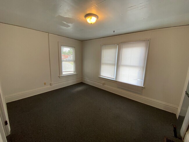 Building Photo - Neil Ave 2211-2213 TNR