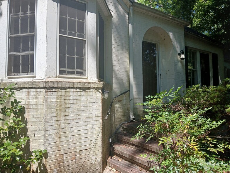 Building Photo - 444 Burlington Rd NE