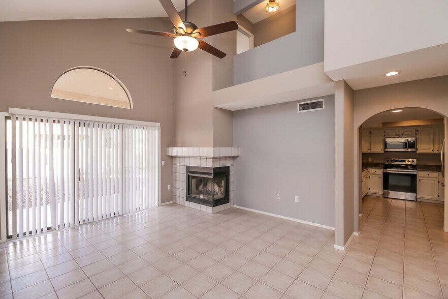 Building Photo - 1534 E Campbell Ave