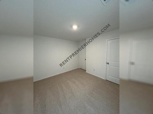 Building Photo - 45 Kinley Ln