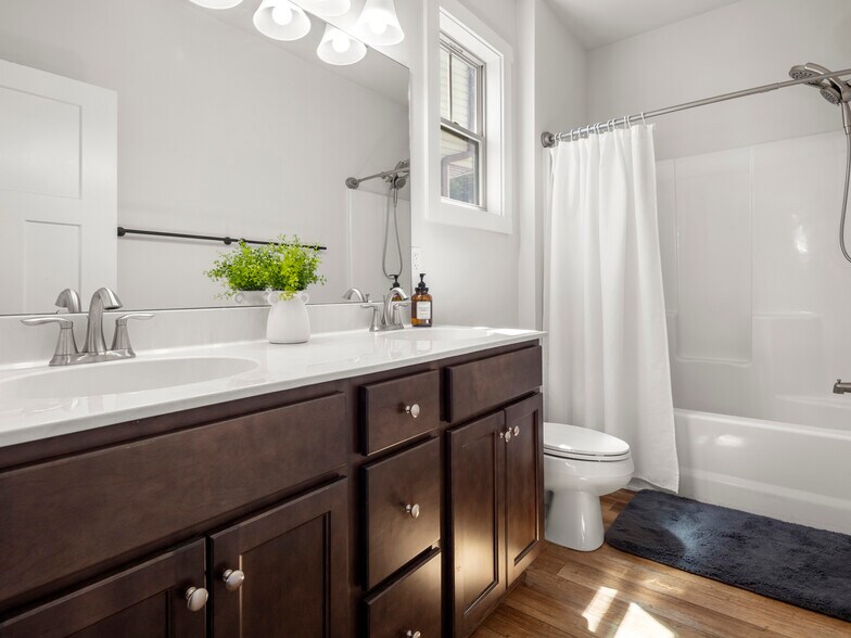 Building Photo - 84 Cardwell Ln