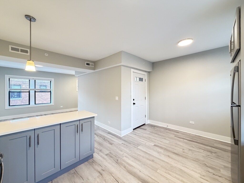 Building Photo - 1131 Oak Ave