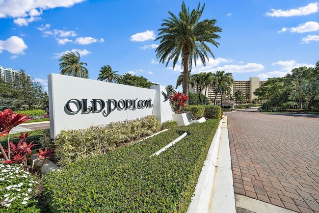 Building Photo - 100 Lakeshore Dr