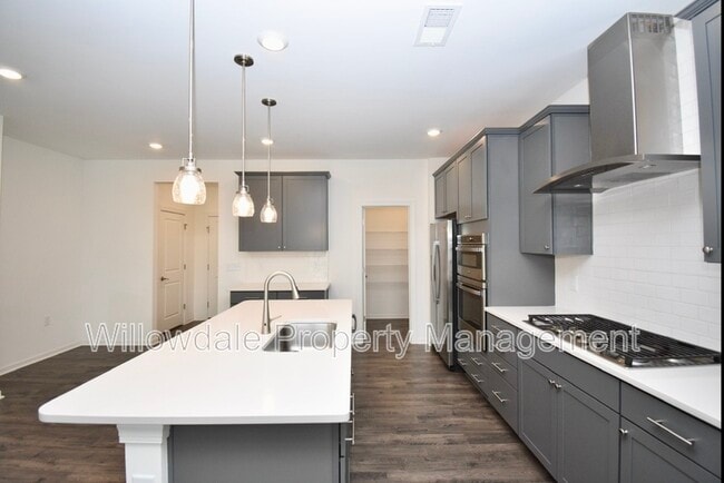 Building Photo - 2534 Hutch Ln