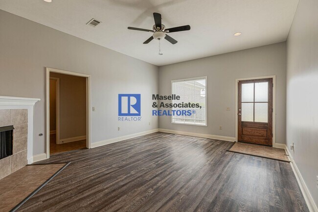 Building Photo - 3 Bed/2 Bath Home in Pearl in Silver Ridge
