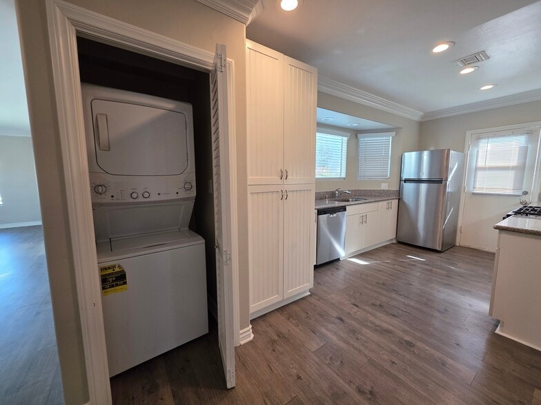 Building Photo - 2404 Morningside St