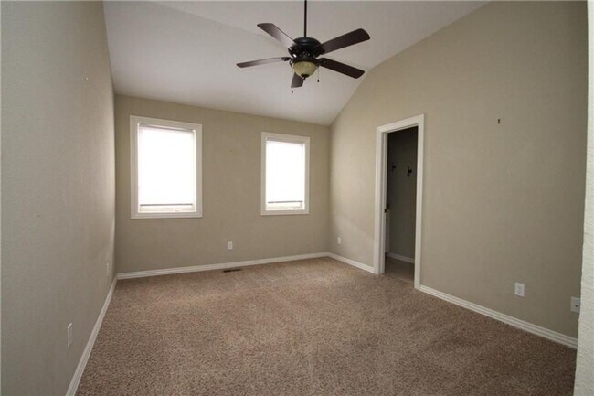 Building Photo - Available June 1st! 3-Bedroom, 2.5-Bathroom Home in Rupple Row