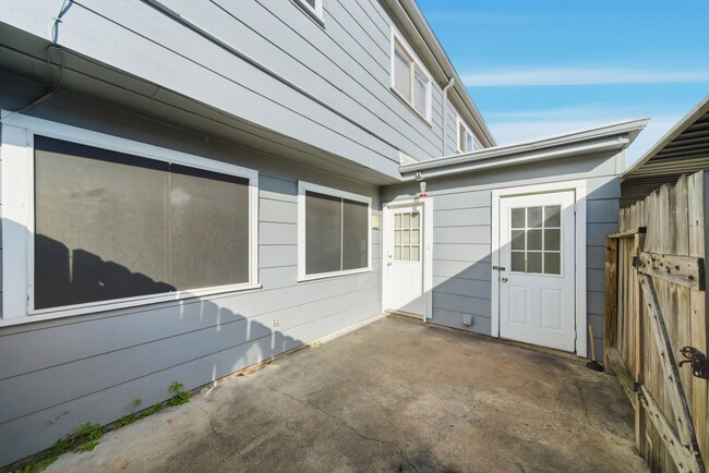 Building Photo - 11002 Hammerly Blvd