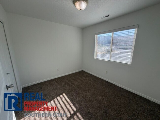 Building Photo - 794 N 195 W