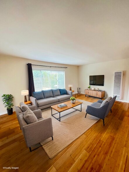 Building Photo - 2637 S Centinela Ave