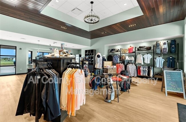 Building Photo - 12240 Wellen Golf St