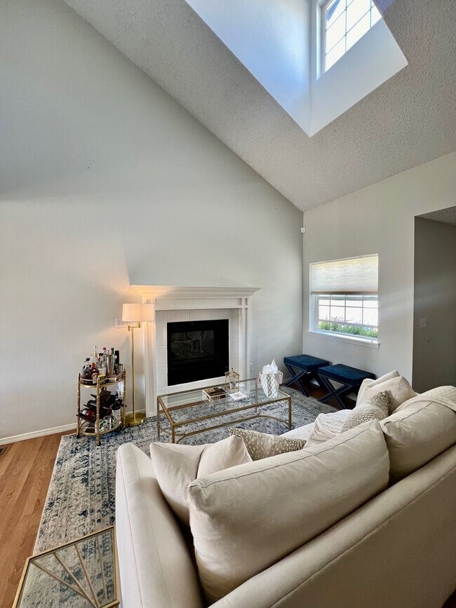 Building Photo - Gorgeous 4 Bedroom Home in Wagon Trails Neighborhood with Walking Trail Access!